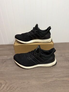 Use men’s Adidas Ultraboost 1.0 sneakers size 12